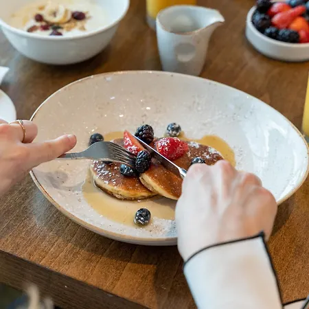 The Galmont & גלוואיי